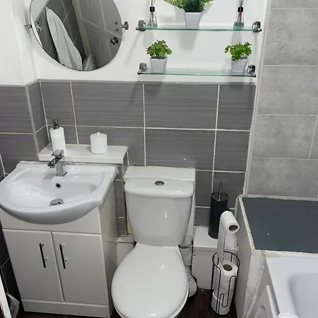1 Bedroom Cosy In Center Appartamento Birmingham