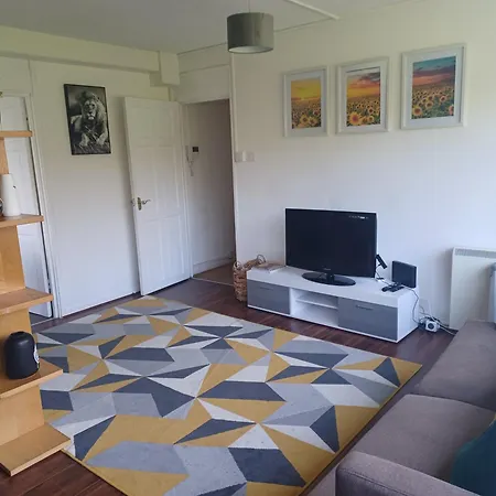 1 Bedroom Cosy In Center